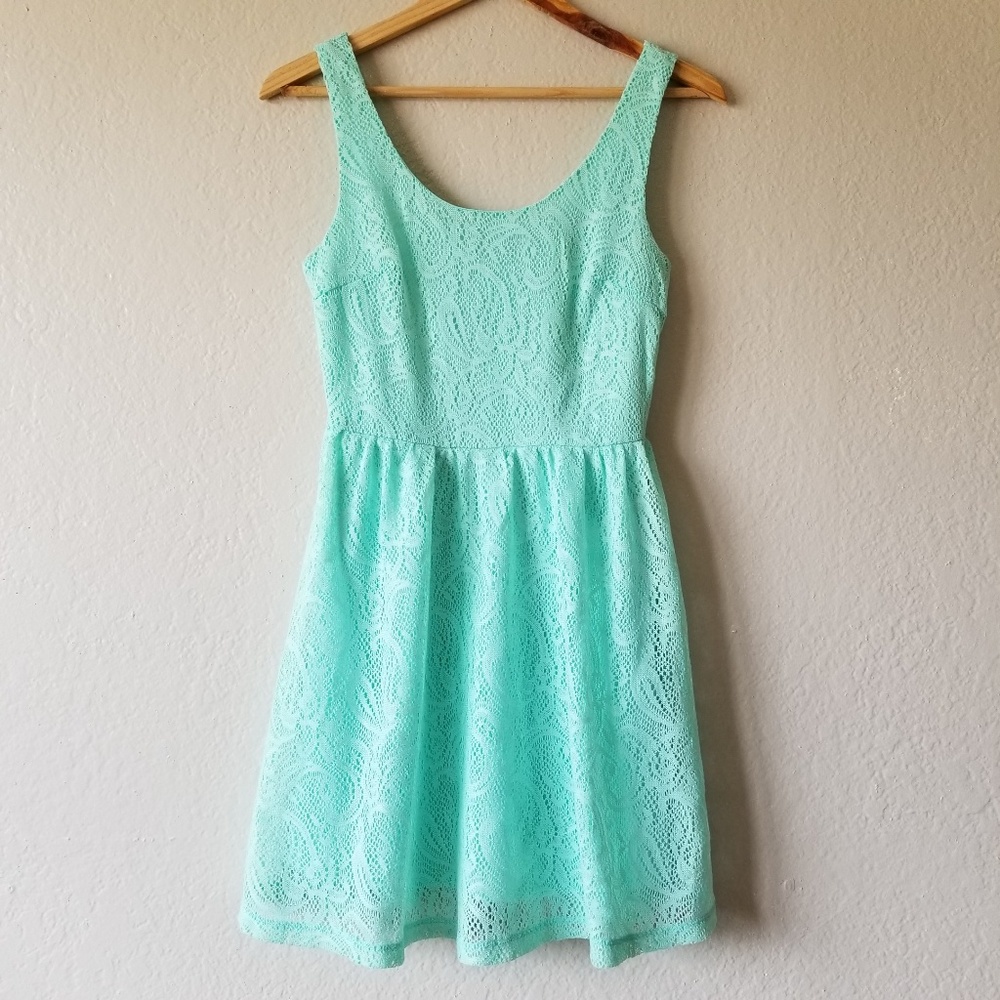 😀 Bella D Sleeveless Fit & Flare Mint Lace Dress